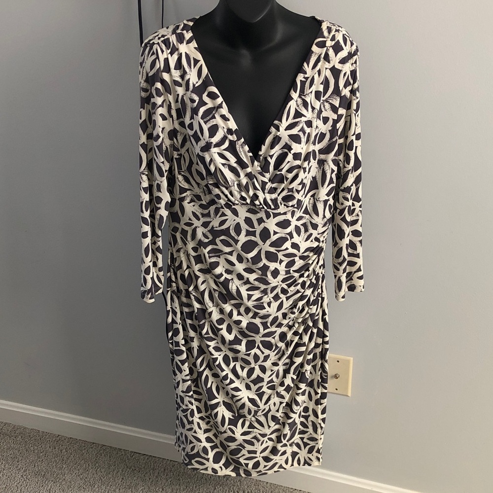 Lauren Ralph Lauren Black and White Printed V-Neck Long Sleeve Dress size 14